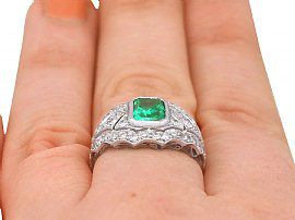 Emerald & Diamond Ring Vintage 