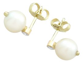 Vintage pearl studs 