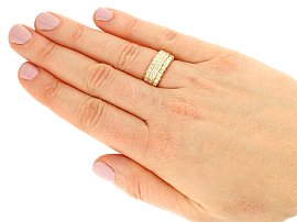 Vintage 18ct Gold Diamond Ring Wearing