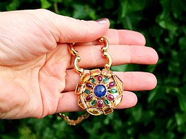 Gemstone Necklace in Gold Vintage