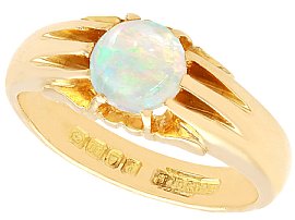 Vintage 0.68ct Opal and 18ct Yellow Gold Ring