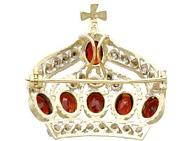 Vintage Crown Brooch in Gold