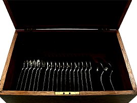 86 Piece Canteen of Cutlery