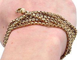 Longuard Chain Necklace in Yellow Gold Wearing