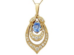 Aquamarine Pendant with Diamonds