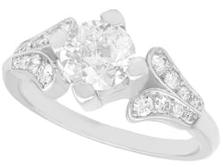 Diamond Solitaire with Accents