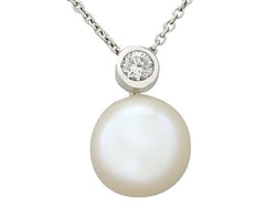 vintage single pearl pendant