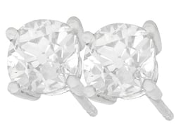 platinum diamond stud earrings