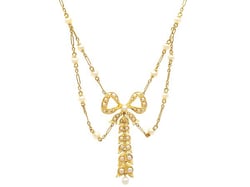 Bow Pearl Necklace in Yellow Gold