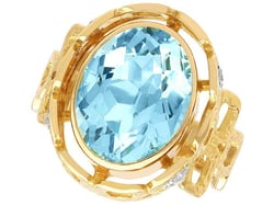 Vintage Gold and Aquamarine Ring