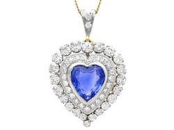 Heart Sapphire Pendant Necklace in Gold