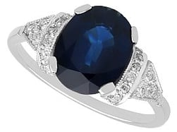 Oval Sapphire Engagement Ring in Platinum