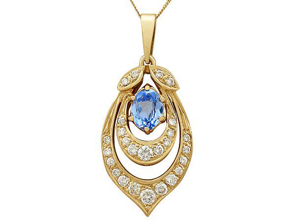 Aquamarine Pendant with Diamonds