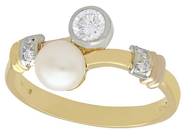Pearl and Diamond Ring Yellow Gold