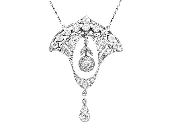 Art Deco diamond pendant in platinum