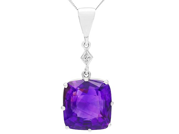 White Gold Amethyst Pendant