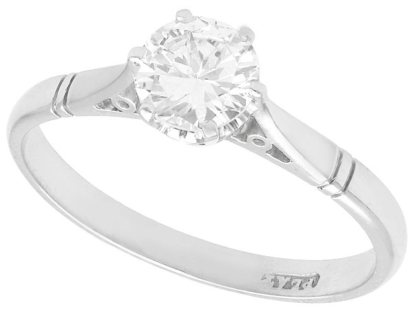 Round Cut Diamond Engagement Ring