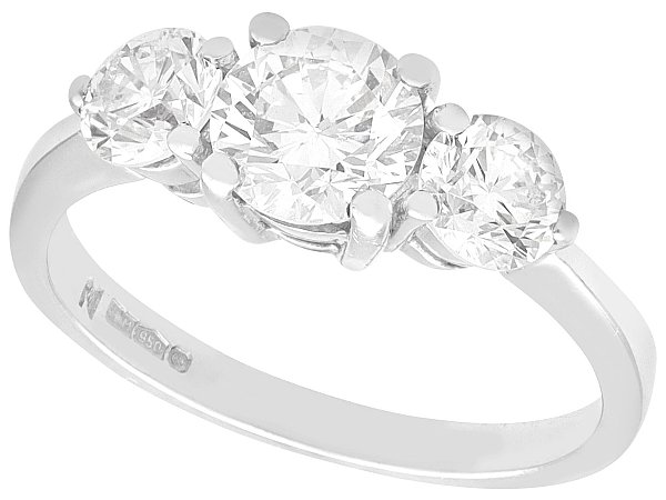 Round Brilliant Cut Diamond Trilogy Ring