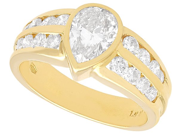 Pear Cut Diamond Ring Yellow Gold