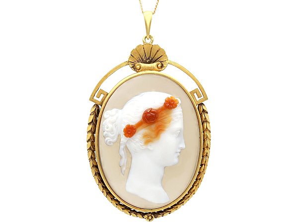 Victorian Cameo Pendant in Gold