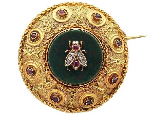 Antique Bloodstone Brooch in Yellow Gold