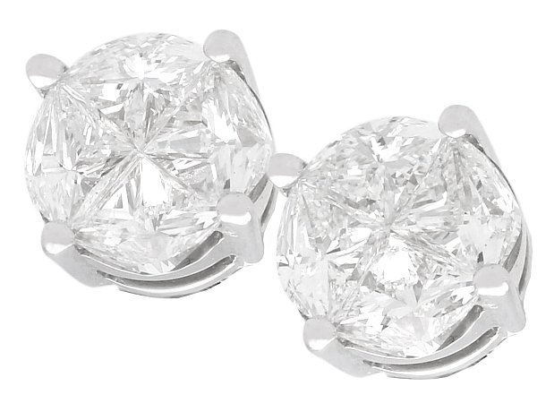 1.6 Carat Diamond Stud Earrings in White Gold