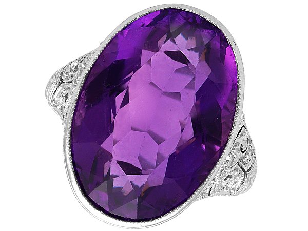 Antique 1920s Oval Amethyst Ring in Platinum
