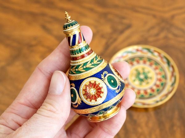 18ct Gold and Hot Enamel Scent Bottle and Tray
