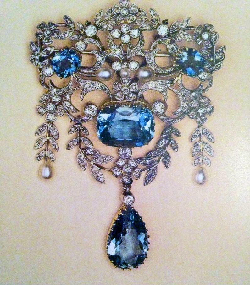 Antique aquamarine pendant