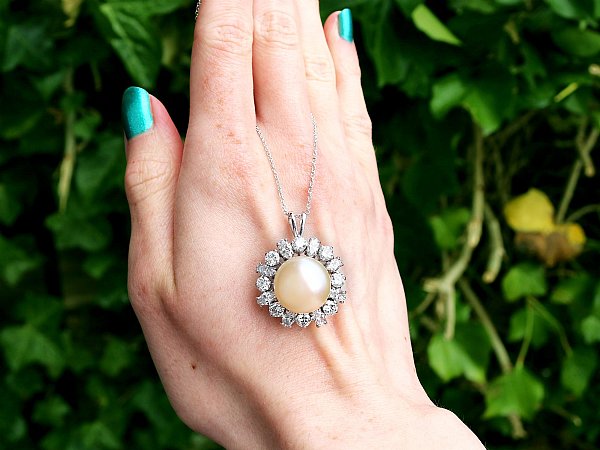 vintage pearl pendant