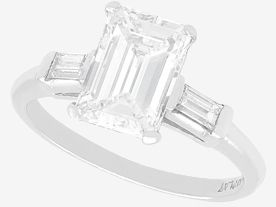 emerald cut diamond ring