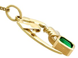Vintage Emerald Pendant in Gold for Sale