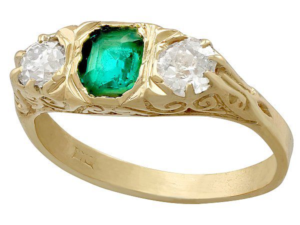 Antique Emerald and Diamond Ring Yellow Gold