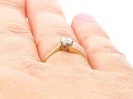 Yellow Gold Twist Solitaire Ring