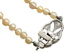 Cultured Pearl Necklace with Clasp