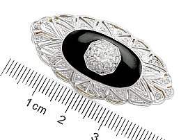 Onyx brooch with diamonds size