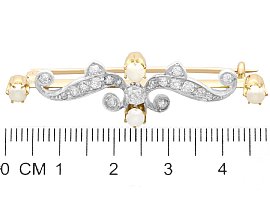 Antique Diamond and Pearl Brooch in Yellow Gold Size