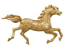 Ruby and 18 ct Yellow Gold Horse Brooch - Vintage Circa 1960
