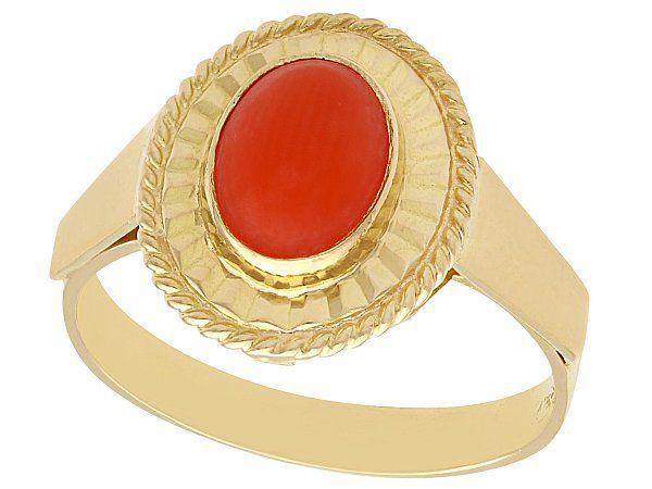 Vintage Coral Ring in Gold