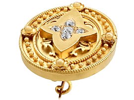 Victorian Gold Locket / Brooch in Gold
