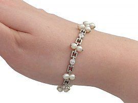 Pearl Bracelet with Diamonds wearing image
