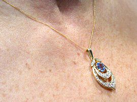 Aquamarine Pendant with Diamonds Neck Wearing