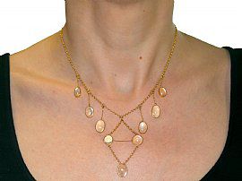 23.40 ct Moonstone and 12 ct Yellow Gold Necklace - Antique Victorian