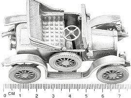 size of silver car model