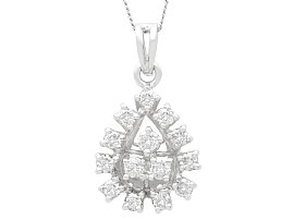 diamond cluster pendant white gold
