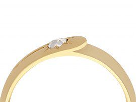 wedding band in yellow gold antique
