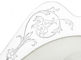 oval window silver frame pattern