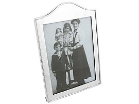 Sterling Silver Photograph Frame by Goldsmiths & Silversmiths Co Ltd - Antique Edwardian (1906); A9257