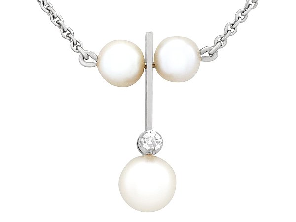 unusual pearl necklace