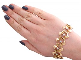 Diamond and yellow gold bracelet wearing 